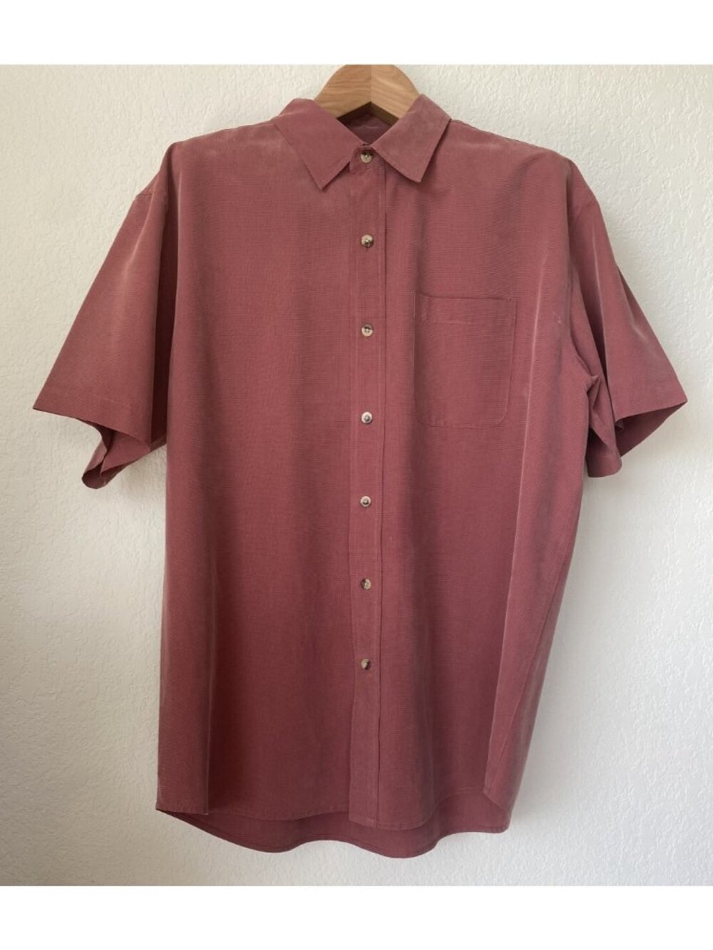 TravelSmith Red Short Sleeve Button Down Men's XL